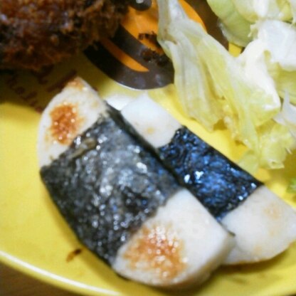 今晩のおかずが寂しかったのでお世話になっちゃいました！
醤油と焼き海苔の風味とかまぼこの歯ごたえがイイですね♪
今度はお弁当にも入れてみよう(^^)